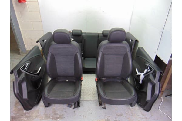Juego asientos completo, Opel Astra J Sports Tourer Sport 2010 usado