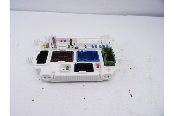 Caja reles / fusibles, Peugeot 308 (P5) Active Pack 2022, 9846631580 usado