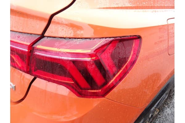 Piloto trasero derecho, Audi Q3 (F3B) 35 TDI S line 2022 usado