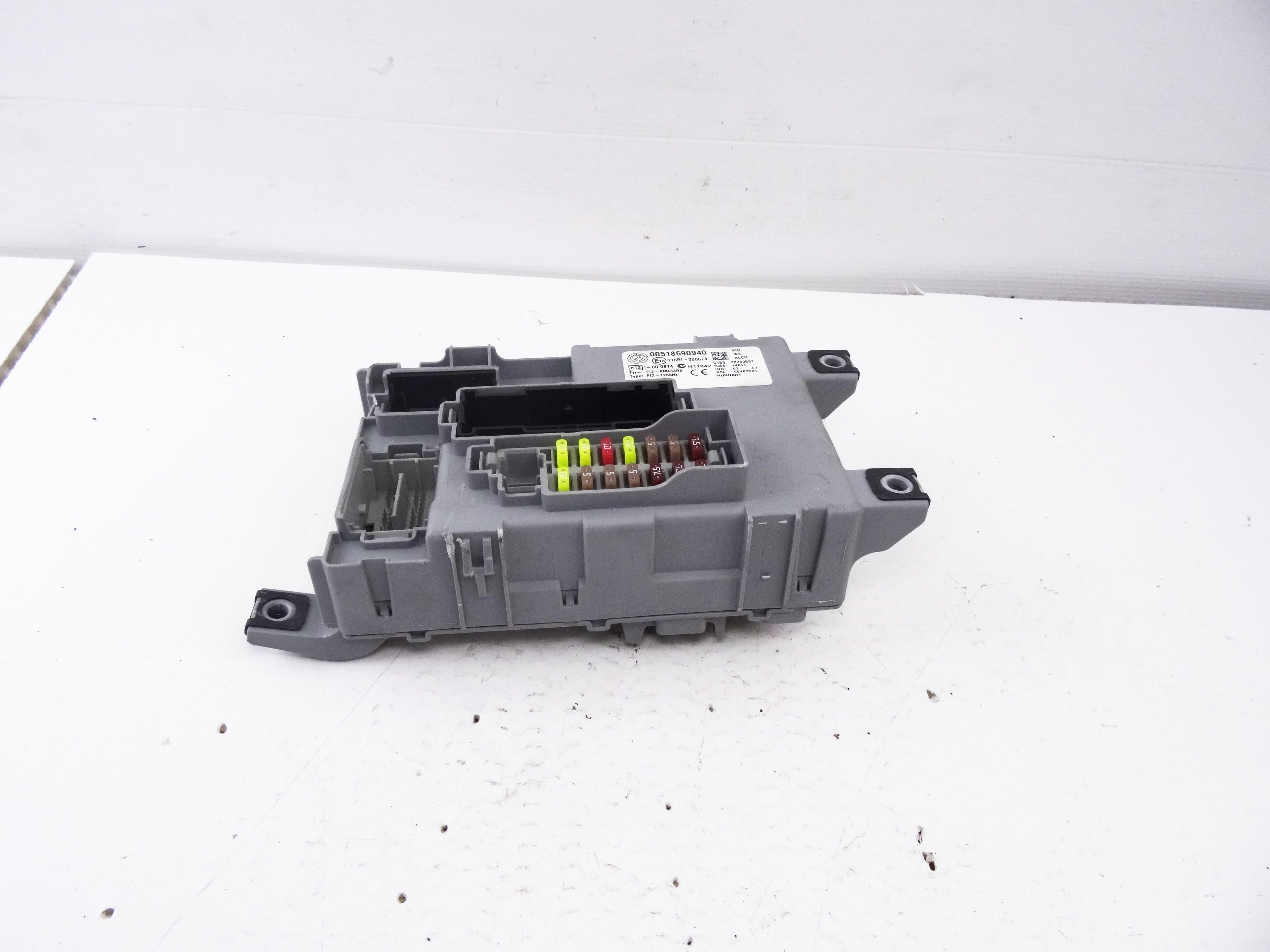 Caja reles / fusibles, Abarth Punto Evo (199) Basis 2011, 00518690940 usado