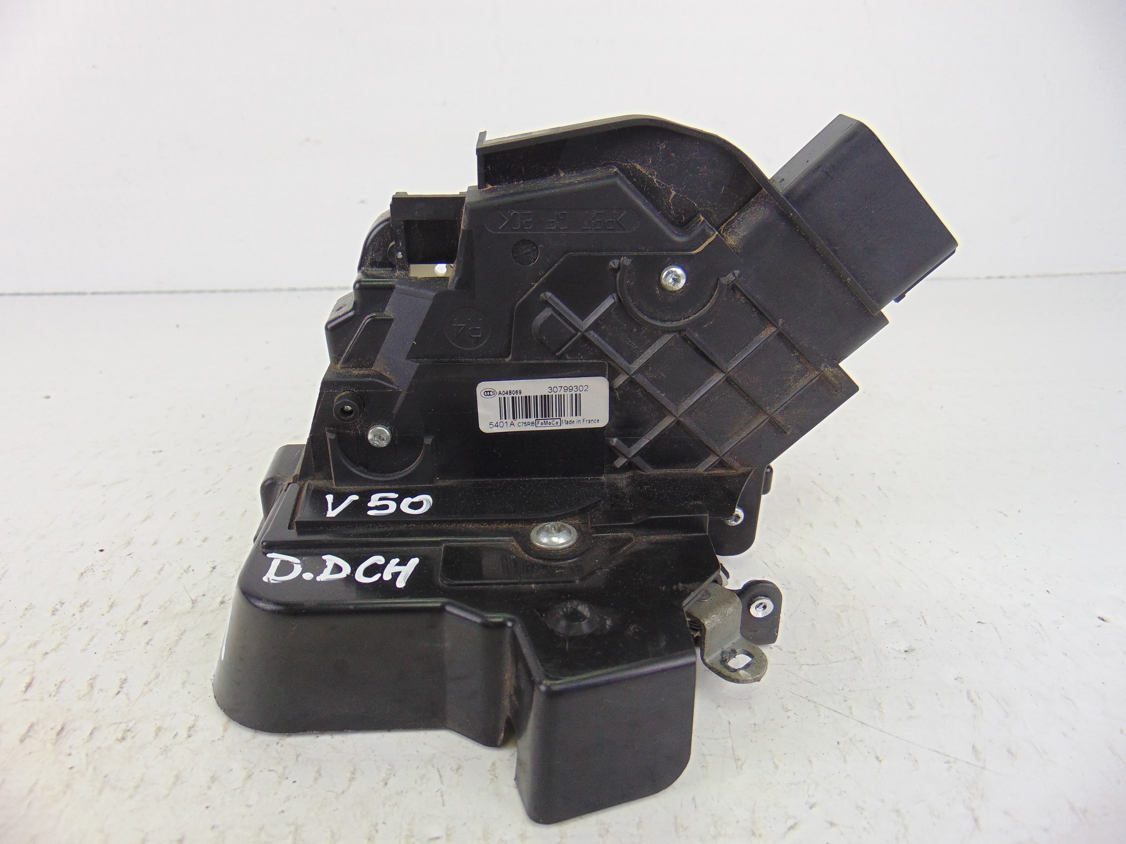 Cerradura puerta delantera derecha, Volvo V50 Familiar D4 Kinetic 2011, 30799302 usado