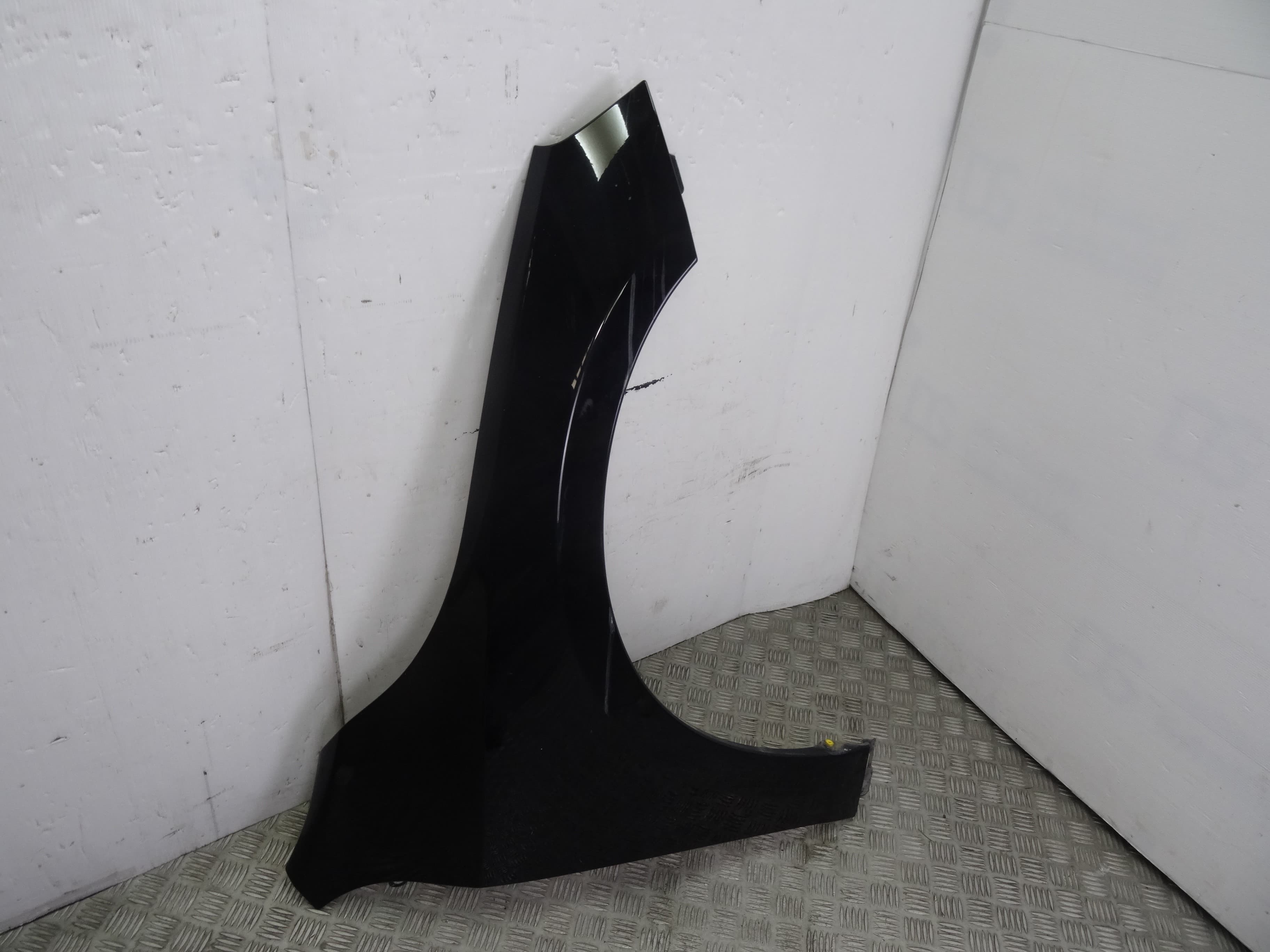 Aleta delantera derecha, Volvo V60 Familiar Summum 2014 usado