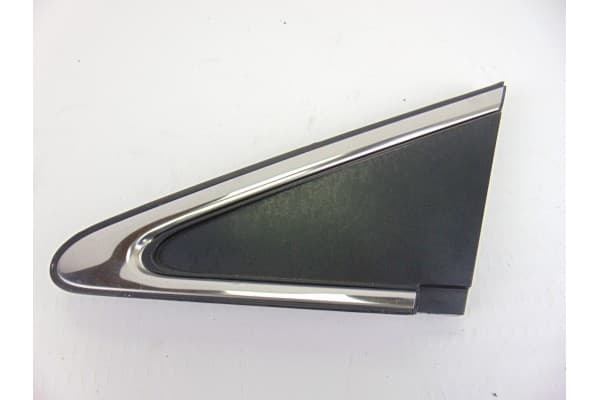 Moldura, Toyota Avensis Cross Sport (T27) Advance 2011, 60118-05020 usado