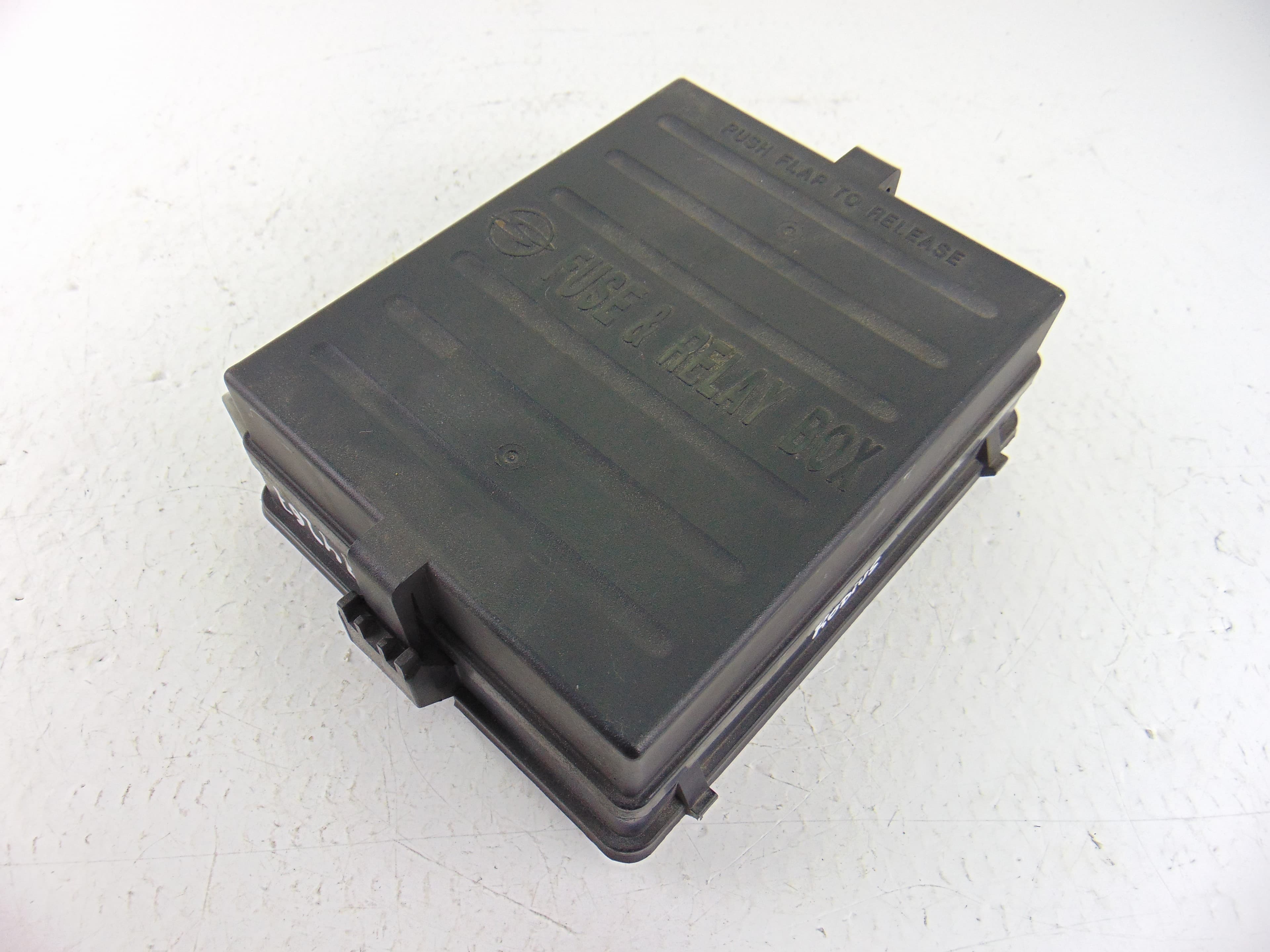 Caja reles / fusibles, Ssangyong Rodius Xdi 2010 usado
