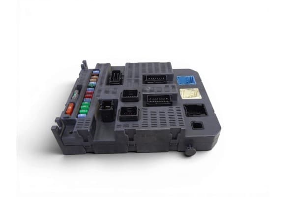 Caja reles / fusibles, Peugeot 207 Xs 2008, 9663798480 usado