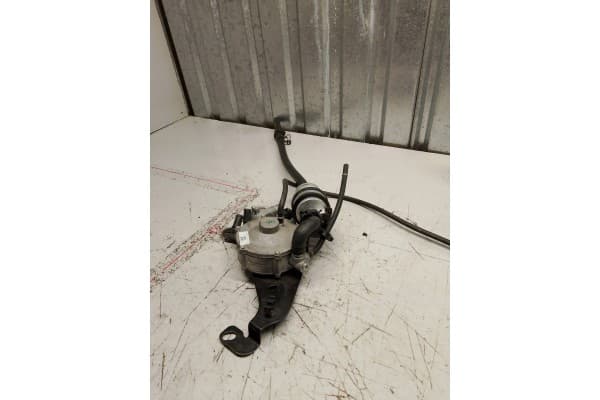 Reductor del sistema de gas Dacia Duster 404600220 163101925R usado