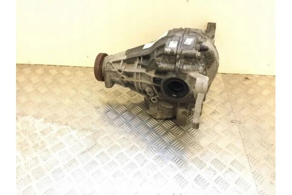Reductor trasero Porsche Macan (95B) H5B00 2.0L gasolina 174kW 2023 usado