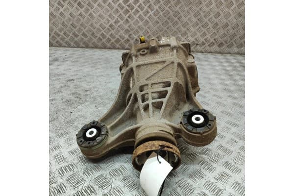 Reductor trasero Jaguar XE (X760) T2H8644 34494249 2.0L 132kw 2016 usado