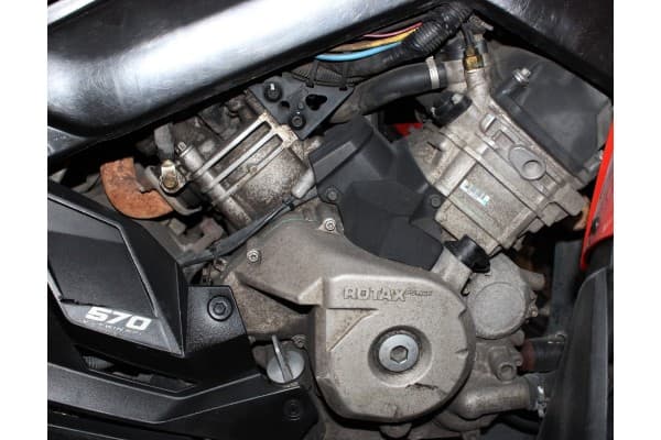 Motor de gasolina para quad Atv Can-Am Renegade 570 V-Twin Efi tipo 549 2016 usado