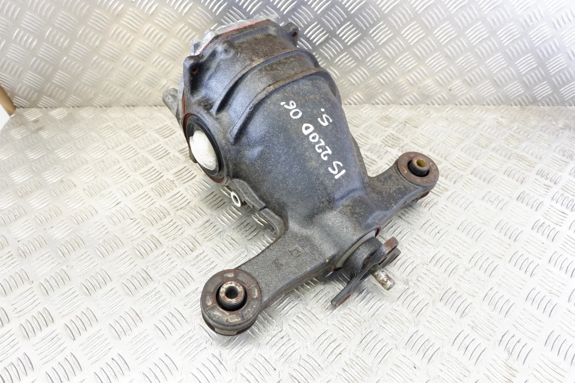 Reductor trasero Lexus IS II (GSE2, ALE2, USE2) 4111053171 2.2L diésel usado