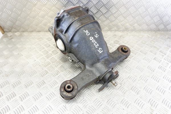Reductor trasero Lexus IS II (GSE2, ALE2, USE2) 4111053171 2.2L diésel usado