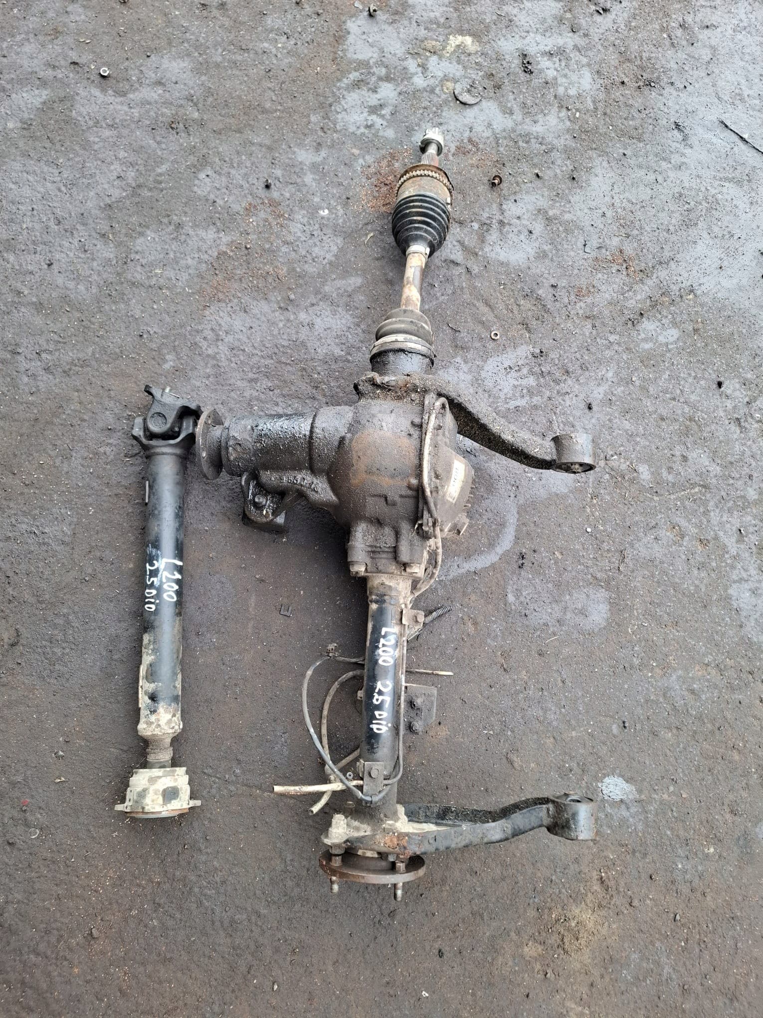 Diferencial Puente Delantero Mitsubishi L200 2.5 Did 4.100 06- usado