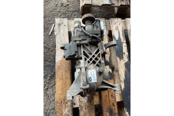 Reductor trasero Land Rover Range Rover Evoque Convertible (L538) GJ324N053AB 2.0L usado