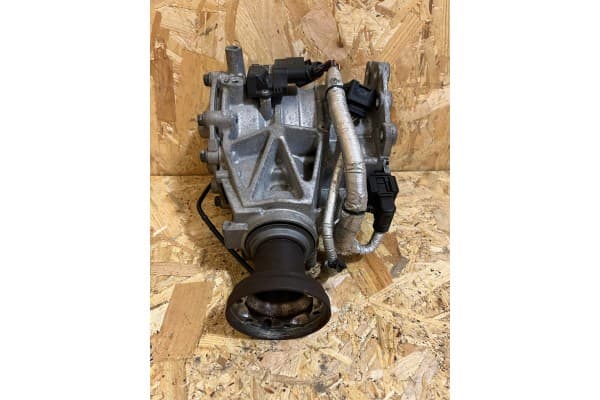 Diferencial Trasero Original K8D2-7L486-AB para Range Rover Evoque II L551 4x4 2019- usado