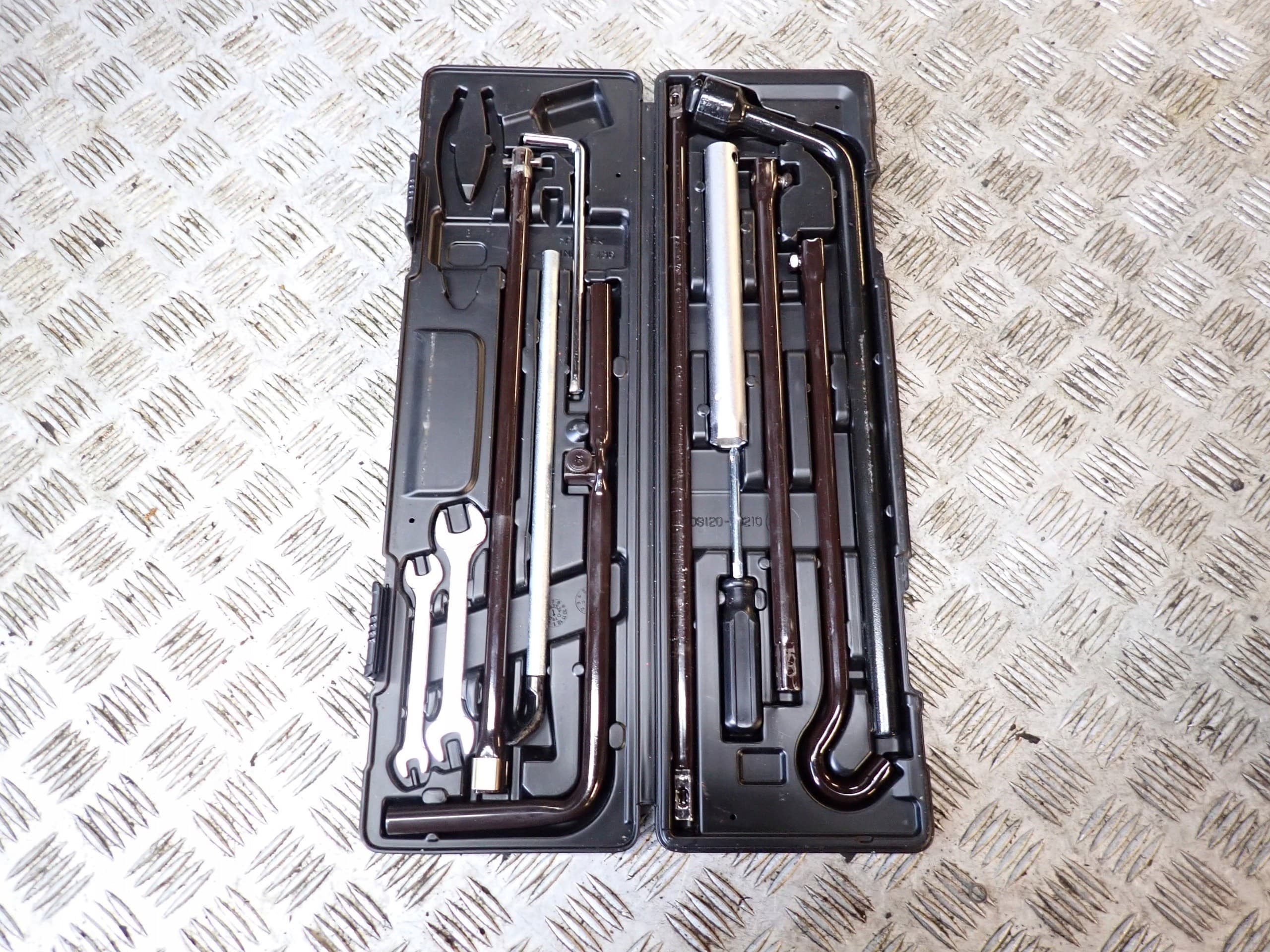Kit de Herramientas para Lexus LX570 y Toyota Land Cruiser (desde 2008) usado