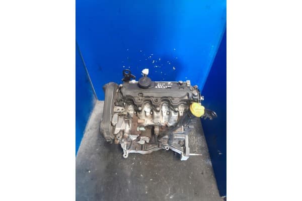Culata Completa Motor Renault Clio Kangoo Nissan 1.5 DCI K9K6770 usado