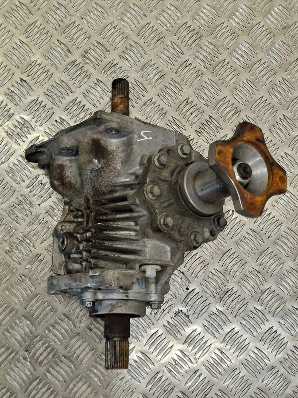 Reductor delantero Dacia Duster 8200988059 2013 usado
