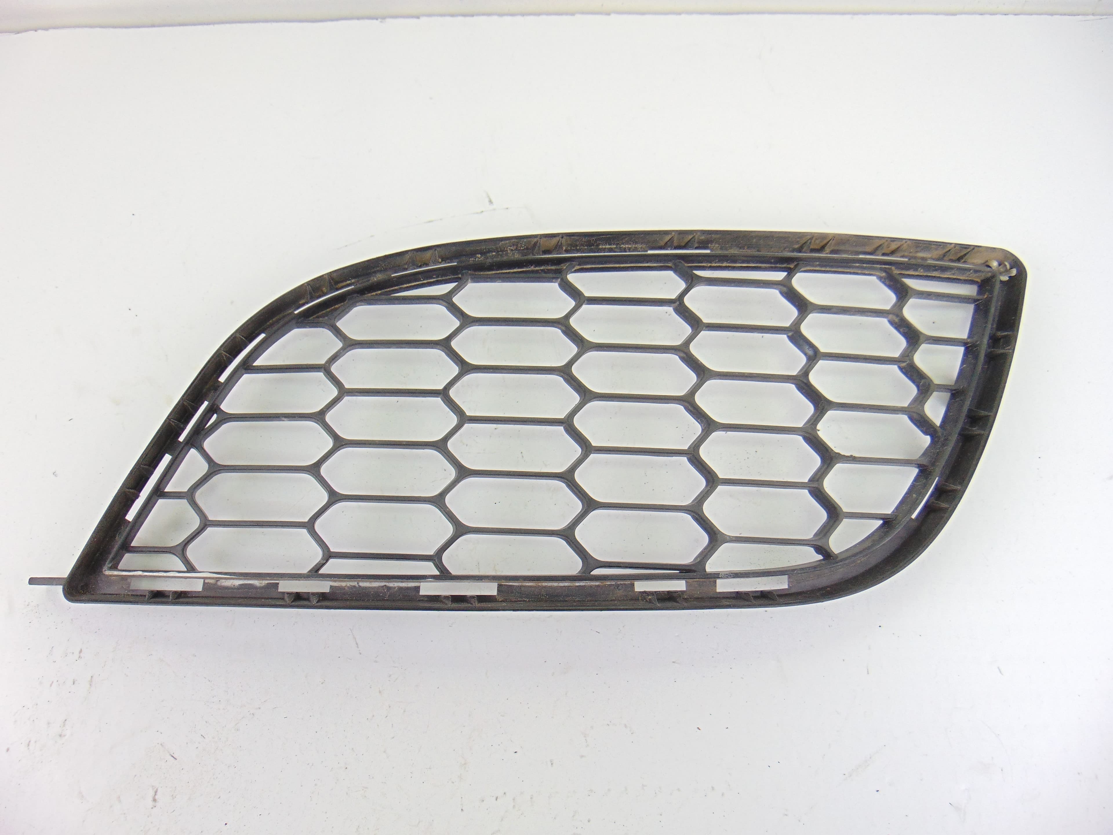 Rejilla paragolpes izquierda, Alfa Romeo Giulietta (191) Basis (2016-- ) 2016, 156085893 usado