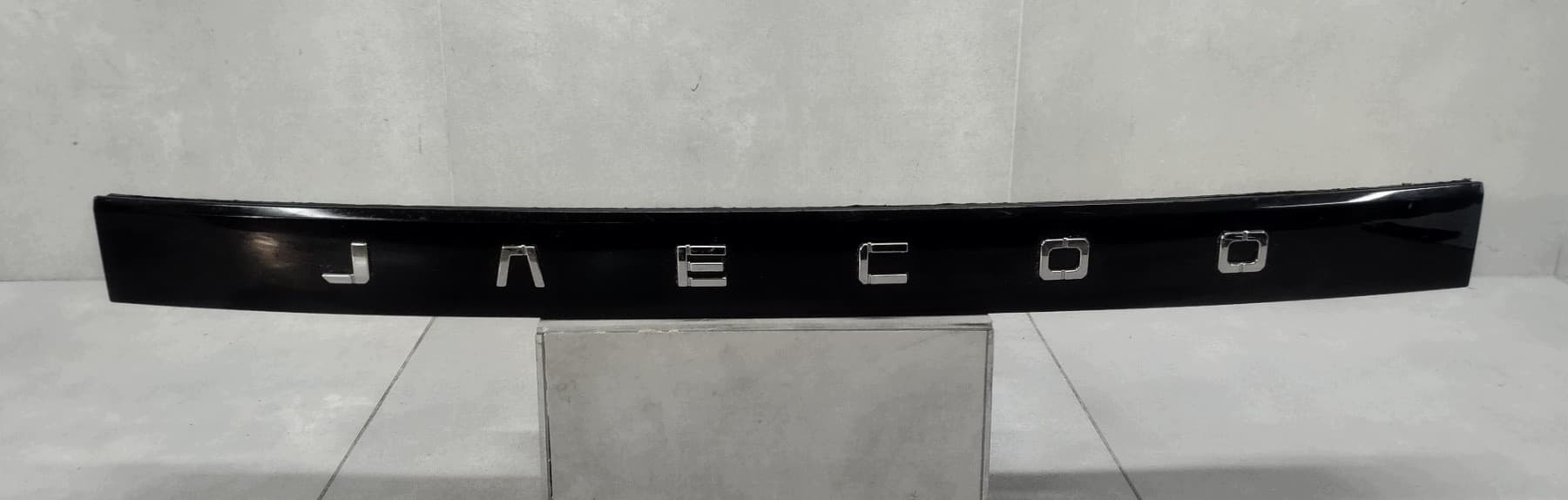 Panel de Moldura de Portón Trasero para Jaeco 5 / J5 2025- OEM - 609003173AA usado