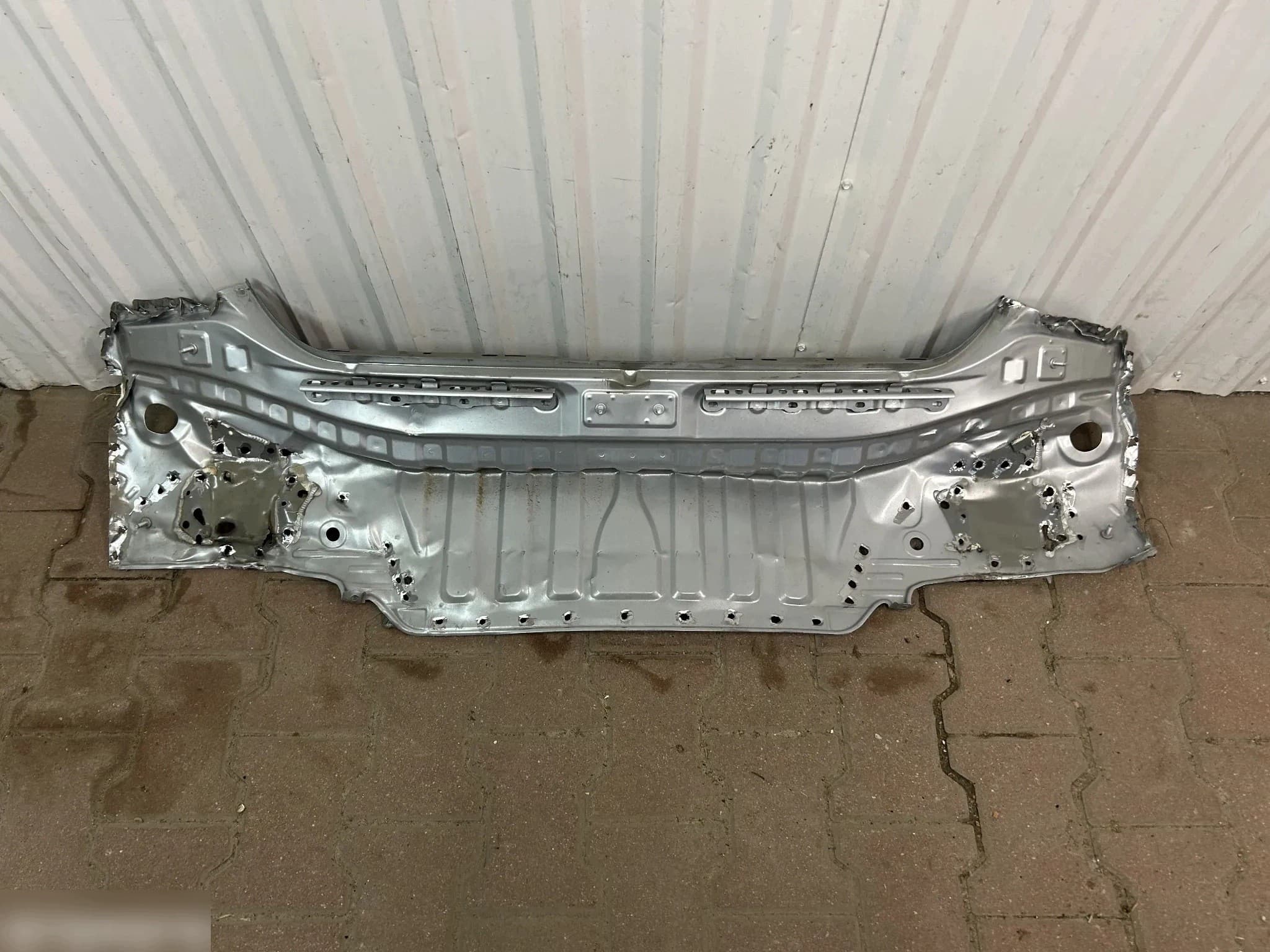 Toyota Camry Viii 2017 - Barra DE Refuerzo Del Paragolpes Trasero usado