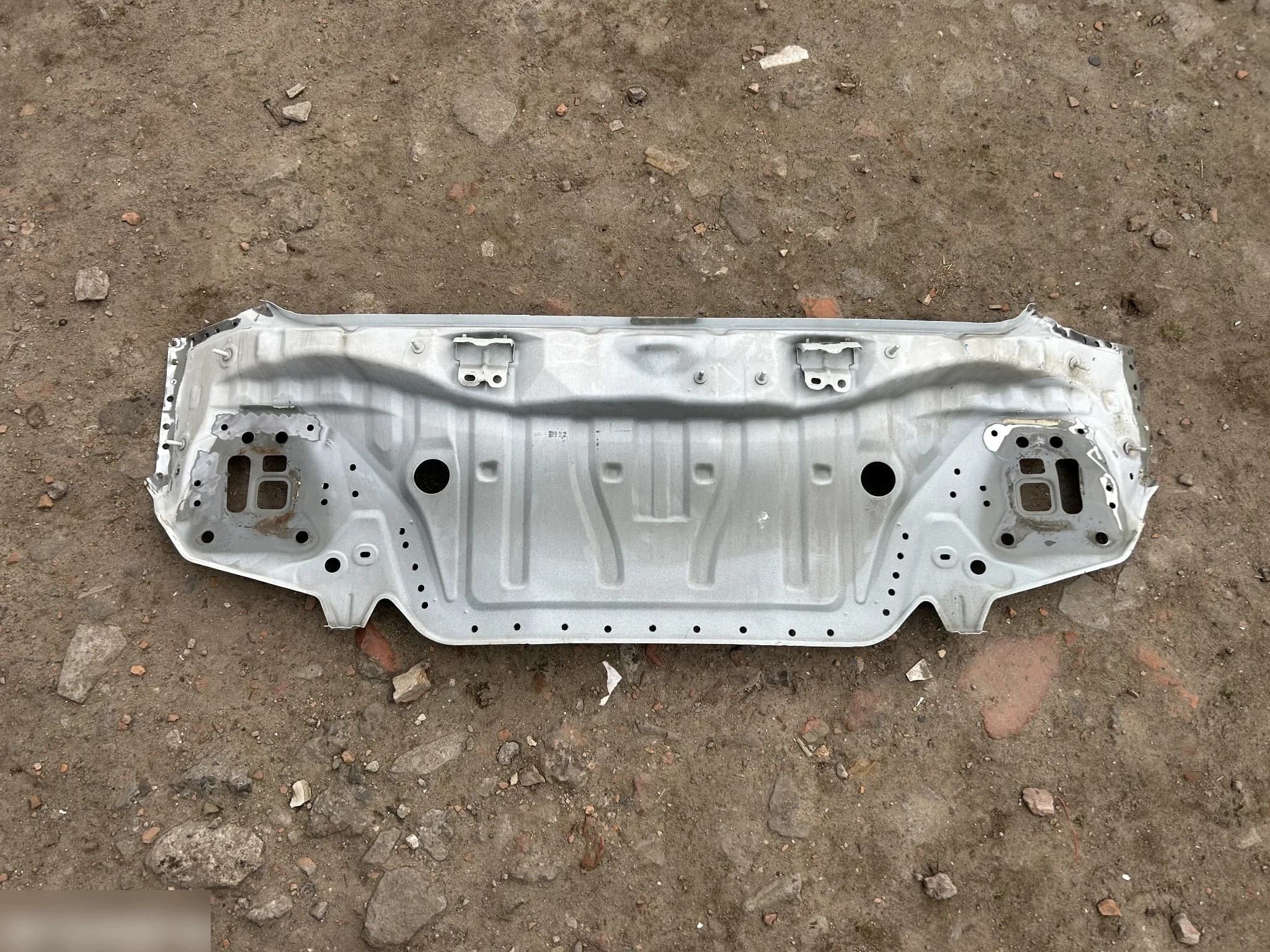 Refuerzo de cinturón trasero para Toyota Corolla E21 Sedán 2019 usado