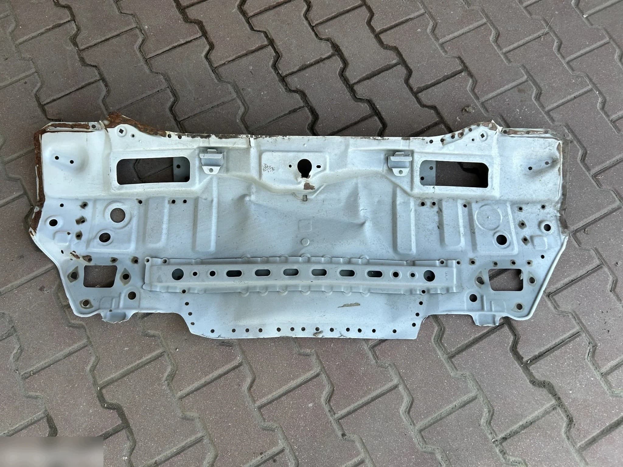 Toyota Aygo II 2014- Barra de refuerzo trasera para parachoques trasero usado