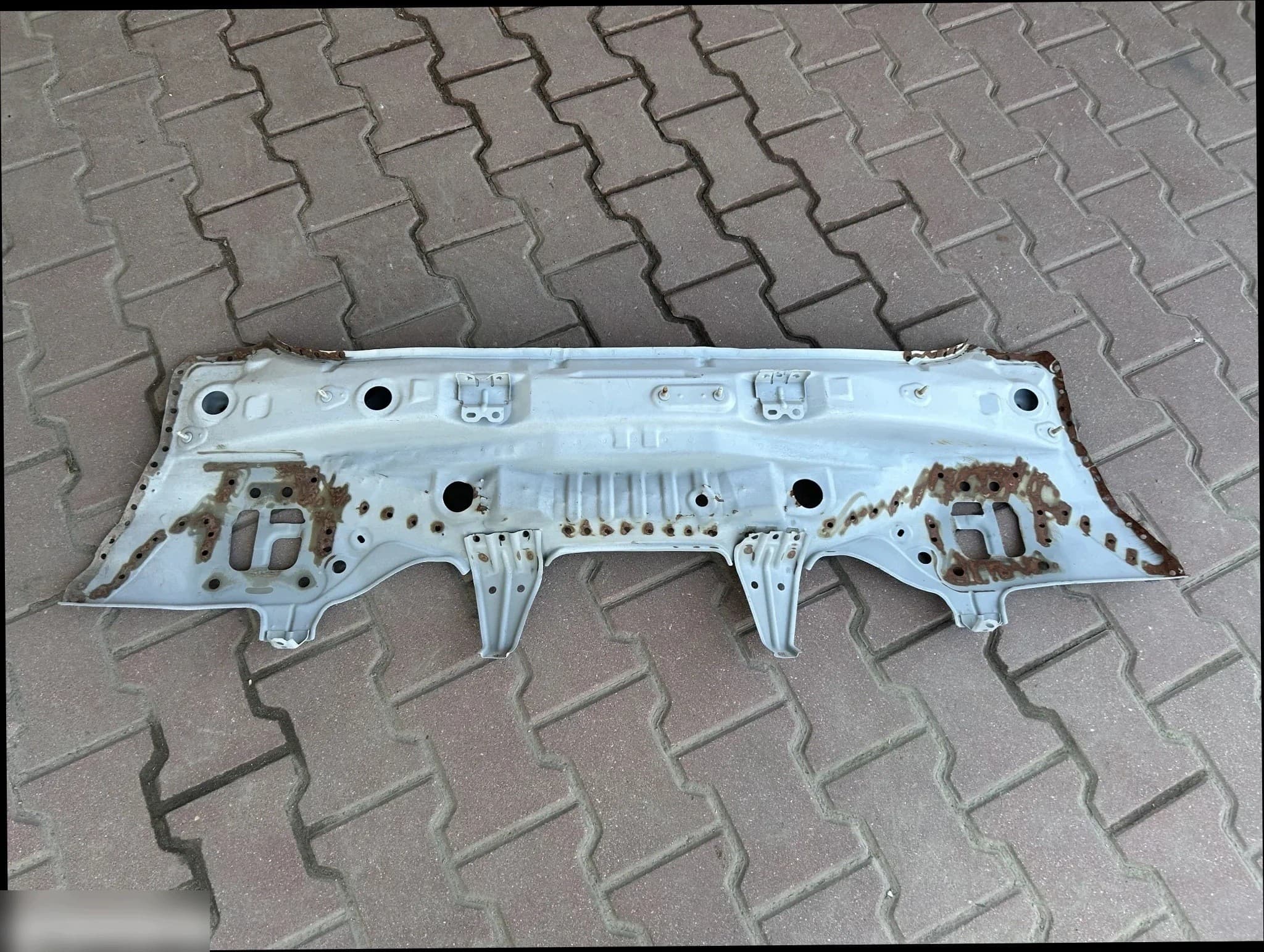 Refuerzo de Paragolpes Trasero para Toyota Corolla E21 HB 2019 usado