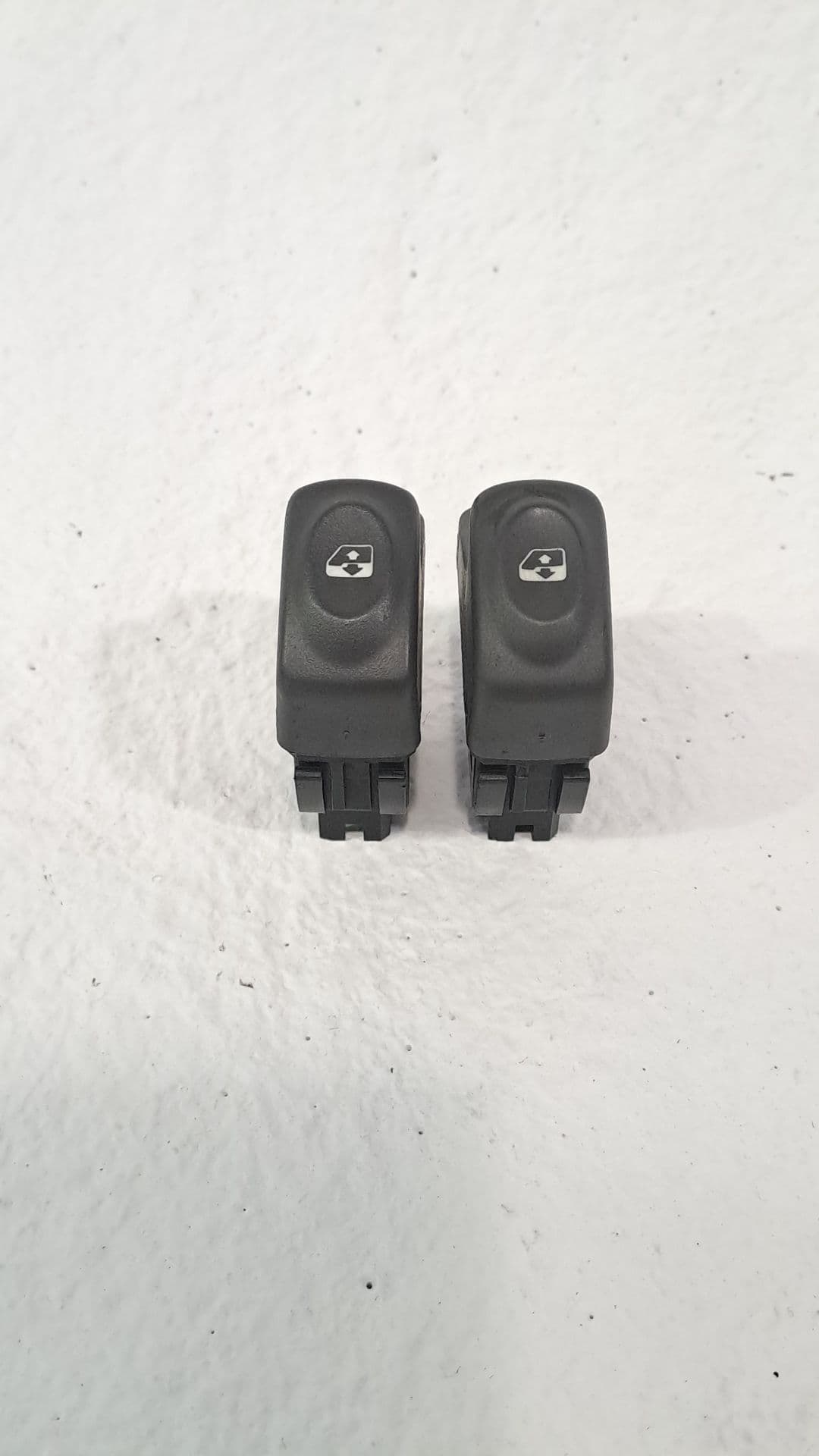 Mando elevalunas delantero izquierdo RENAULT MEGANE I FASE 2 GANDTOUR (KA..)