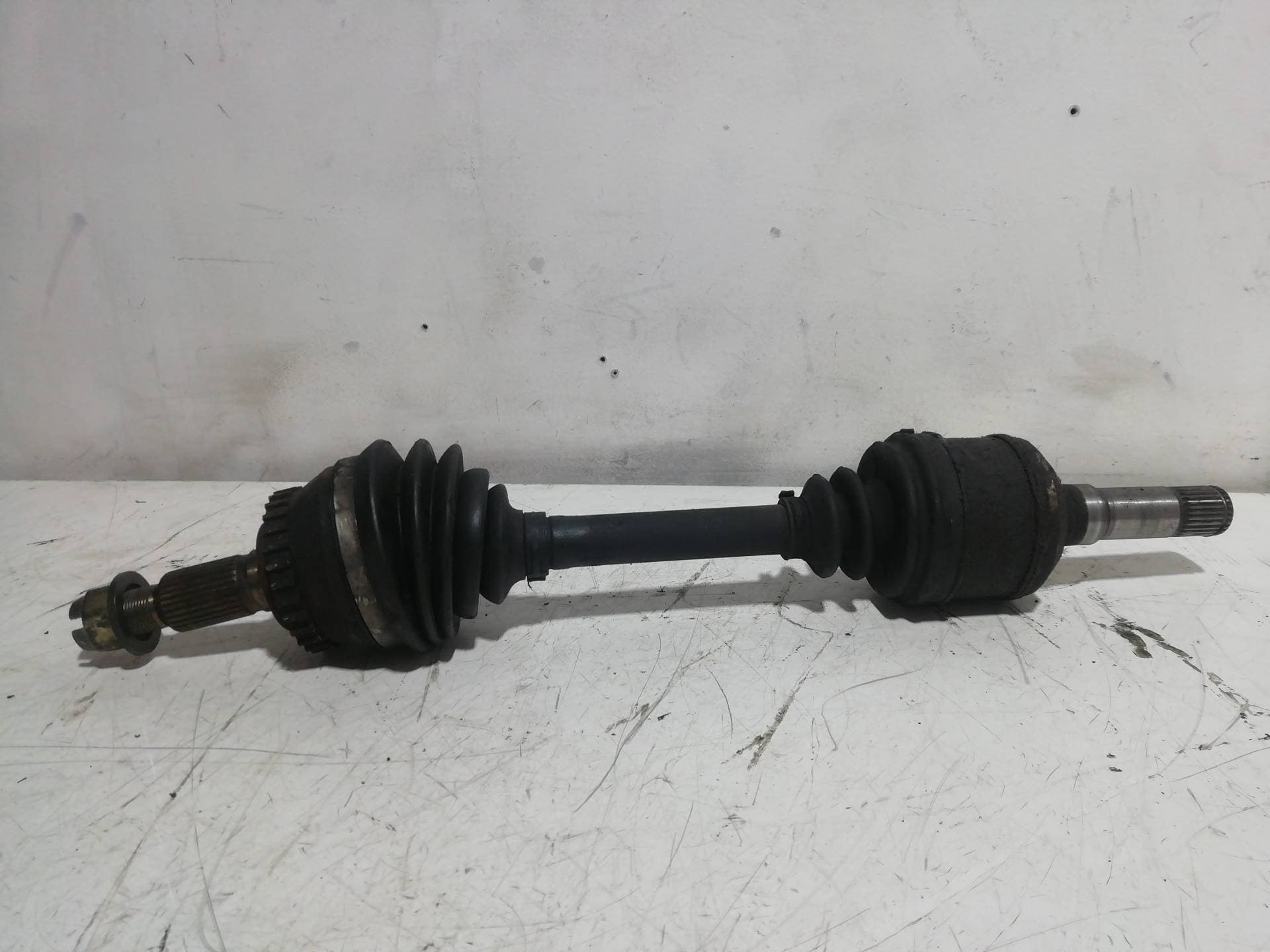 Transmision delantera izquierda SAAB 9-5 SEDÁN