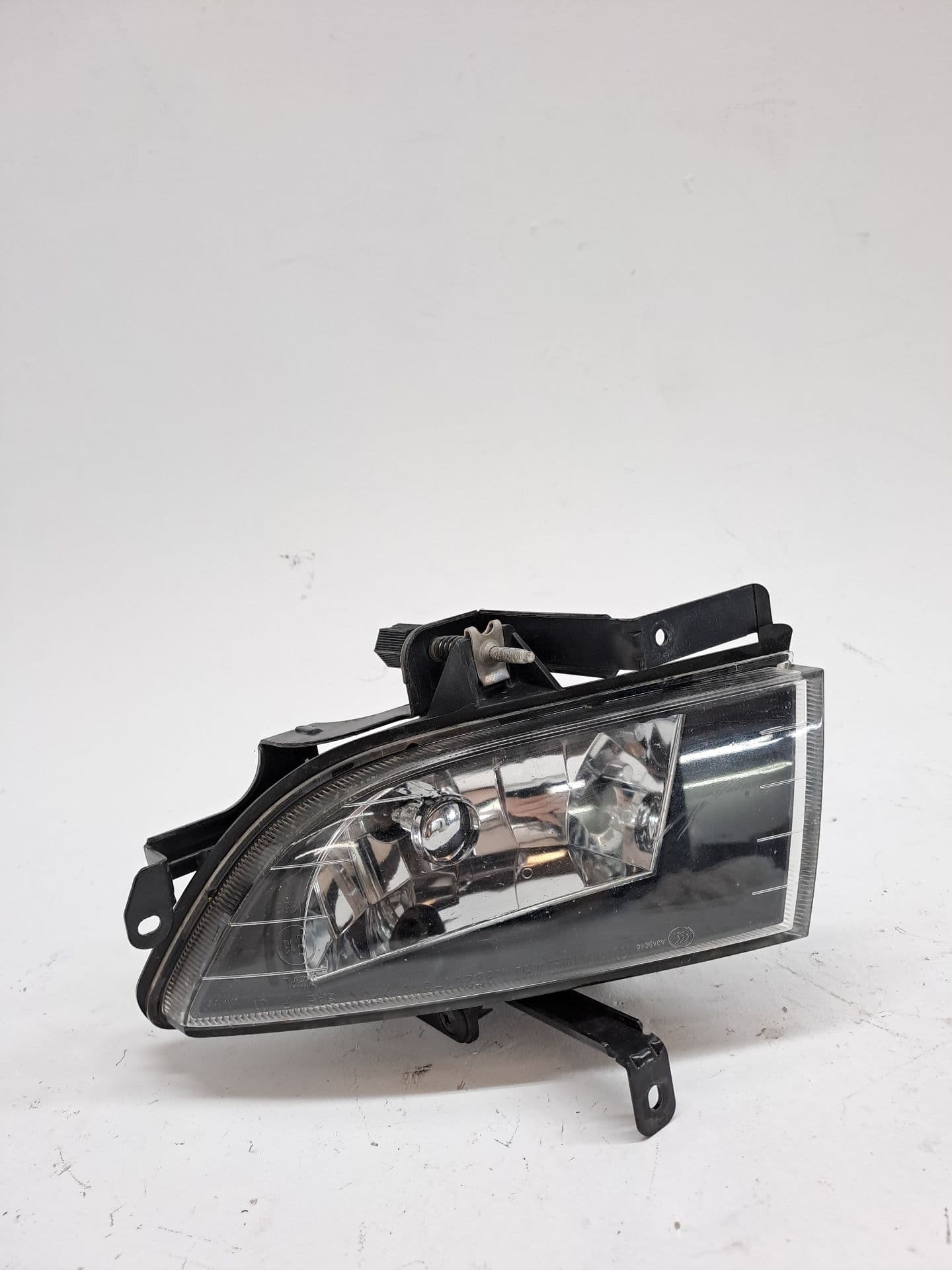 Faro antiniebla izquierdo HYUNDAI SONATA (NF)