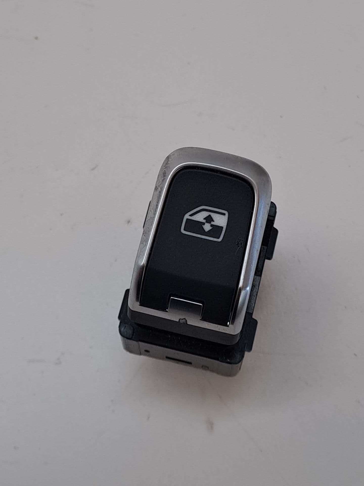 Mando elevalunas delantero derecho AUDI A3 SEDÁN (8VM)