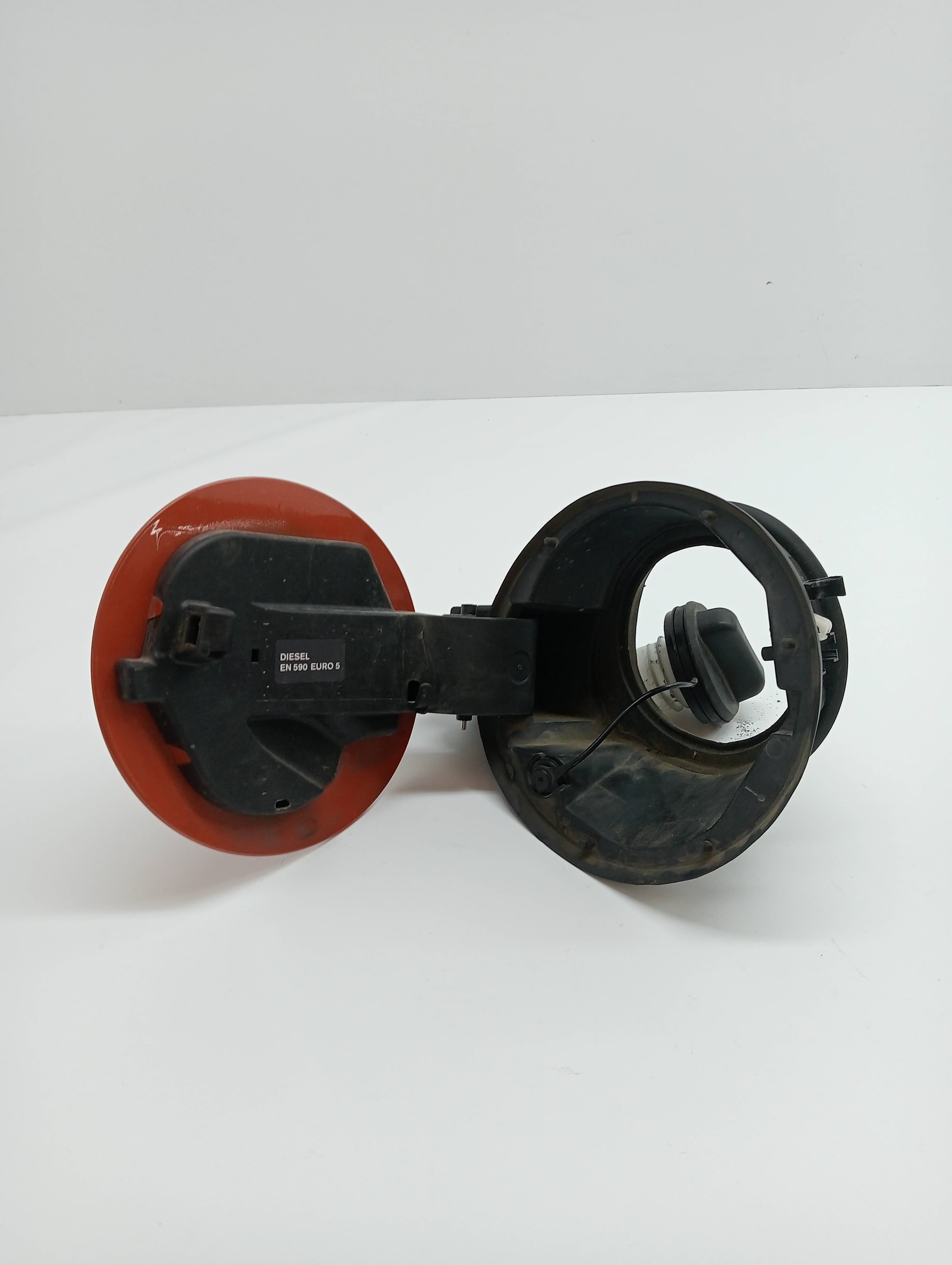 Tapa exterior combustible NISSAN MICRA K14