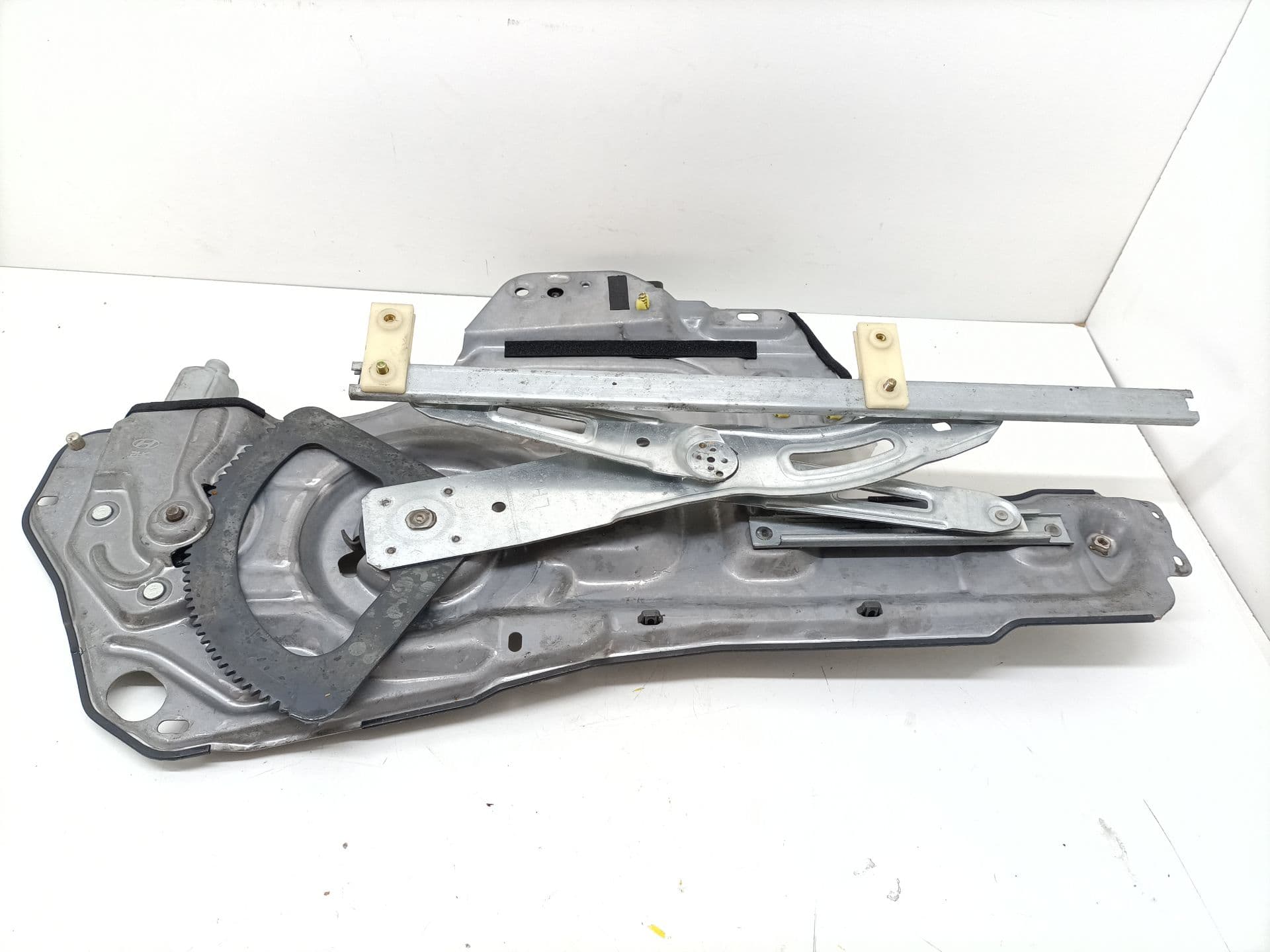 Elevalunas delantero izquierdo HYUNDAI TRAJET (FO)