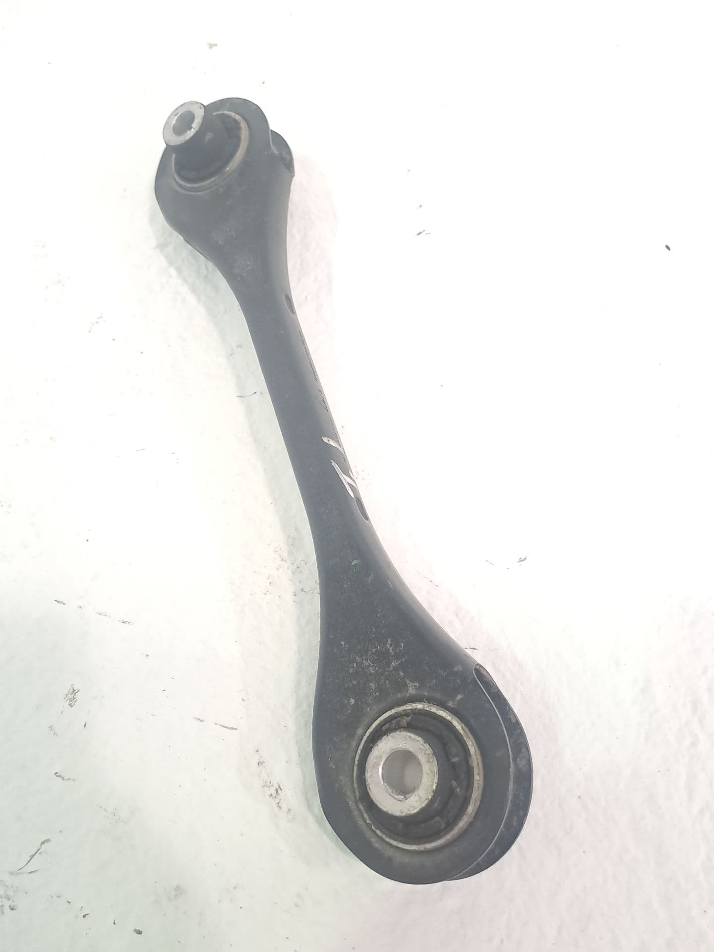 Brazo suspension inferior trasero izquierdo VOLKSWAGEN PASSAT B7 VARIANT (365)