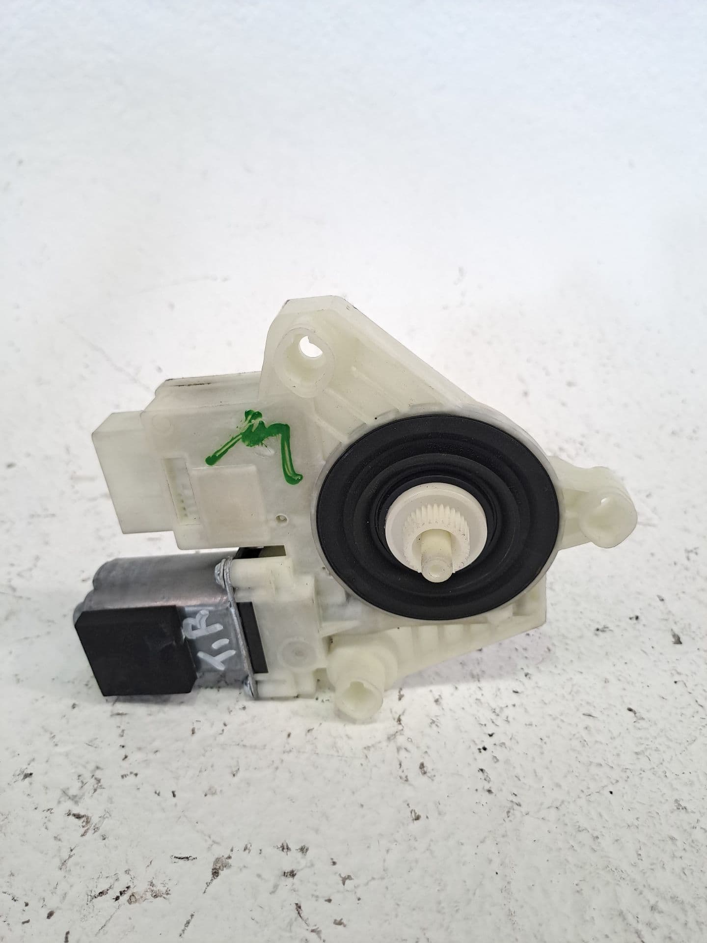 Motor elevalunas trasero derecho VOLKSWAGEN PASSAT B7 VARIANT (365)