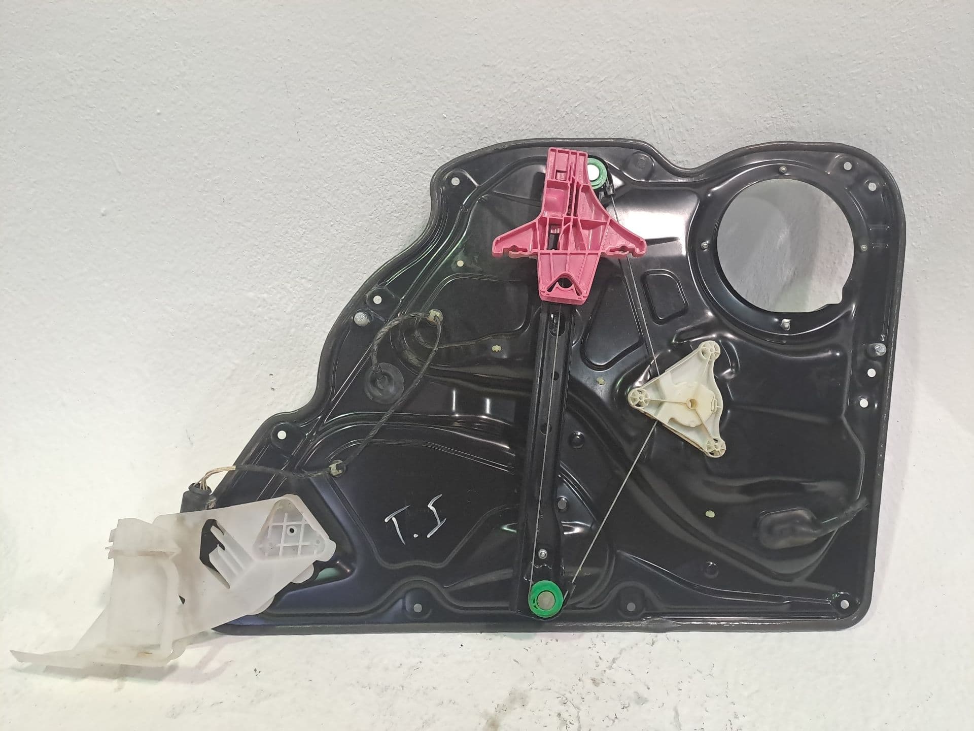 Elevalunas trasero izquierdo VOLKSWAGEN PASSAT VARIANT (3G5)