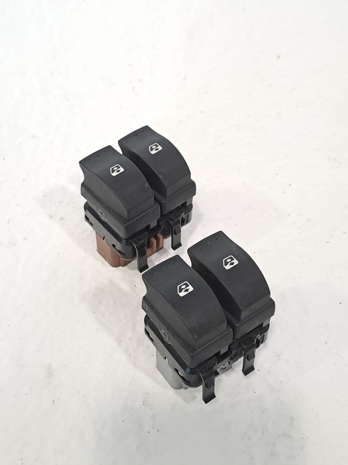 Mando elevalunas delantero izquierdo RENAULT ESPACE IV (JK0/1_)