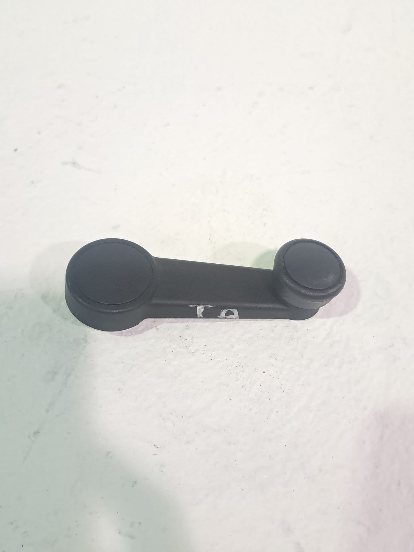 Maneta elevalunas trasera derecha FORD KA+