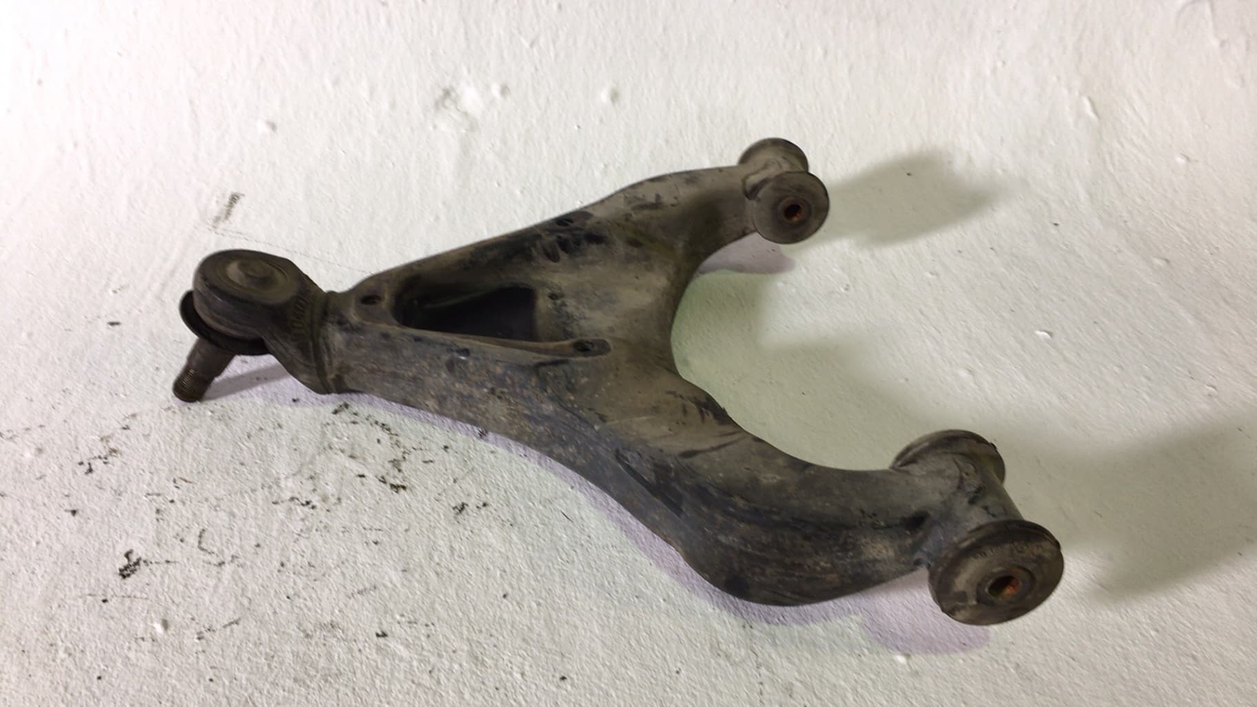 Brazo suspension inferior delantero derecho VOLKSWAGEN LT 28-46 II FURGONETA (2DA, 2DD, 2DH)