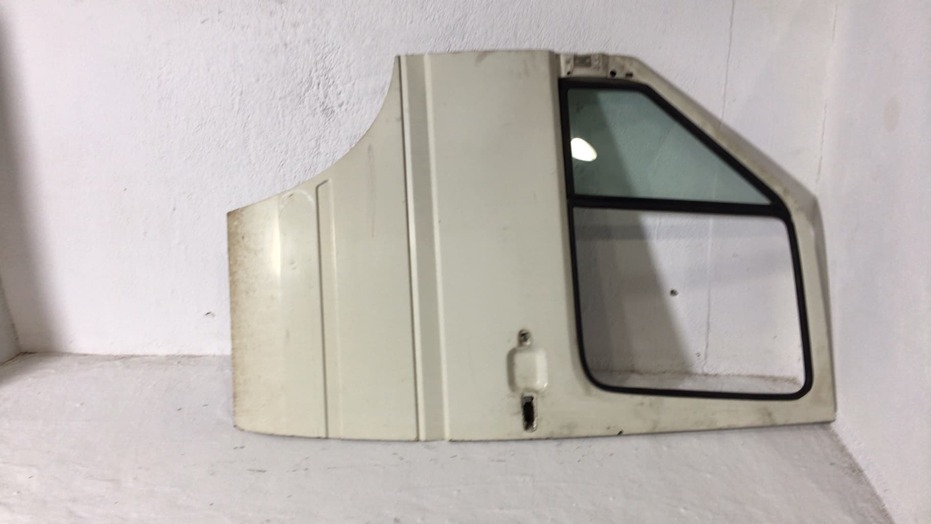 Puerta delantera izquierda VOLKSWAGEN LT 28-46 II FURGONETA (2DA, 2DD, 2DH)