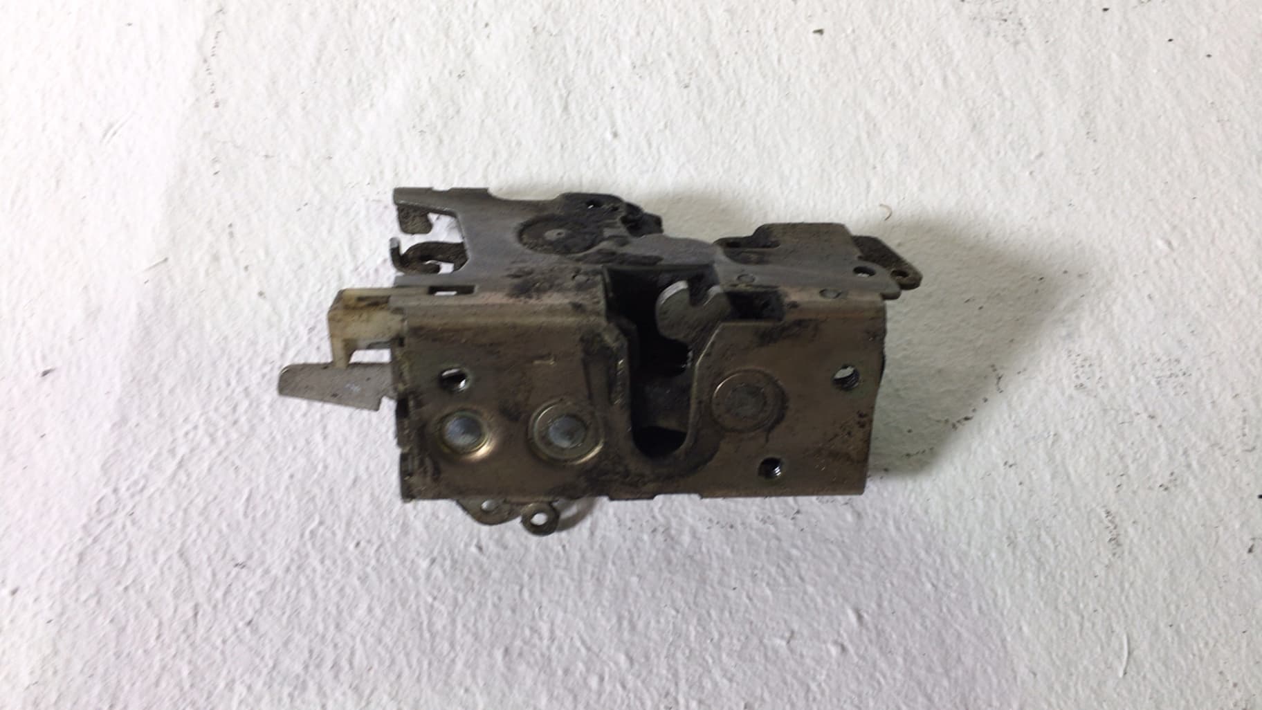 Cerradura puerta delantera izquierda VOLKSWAGEN LT 28-46 II FURGONETA (2DA, 2DD, 2DH)