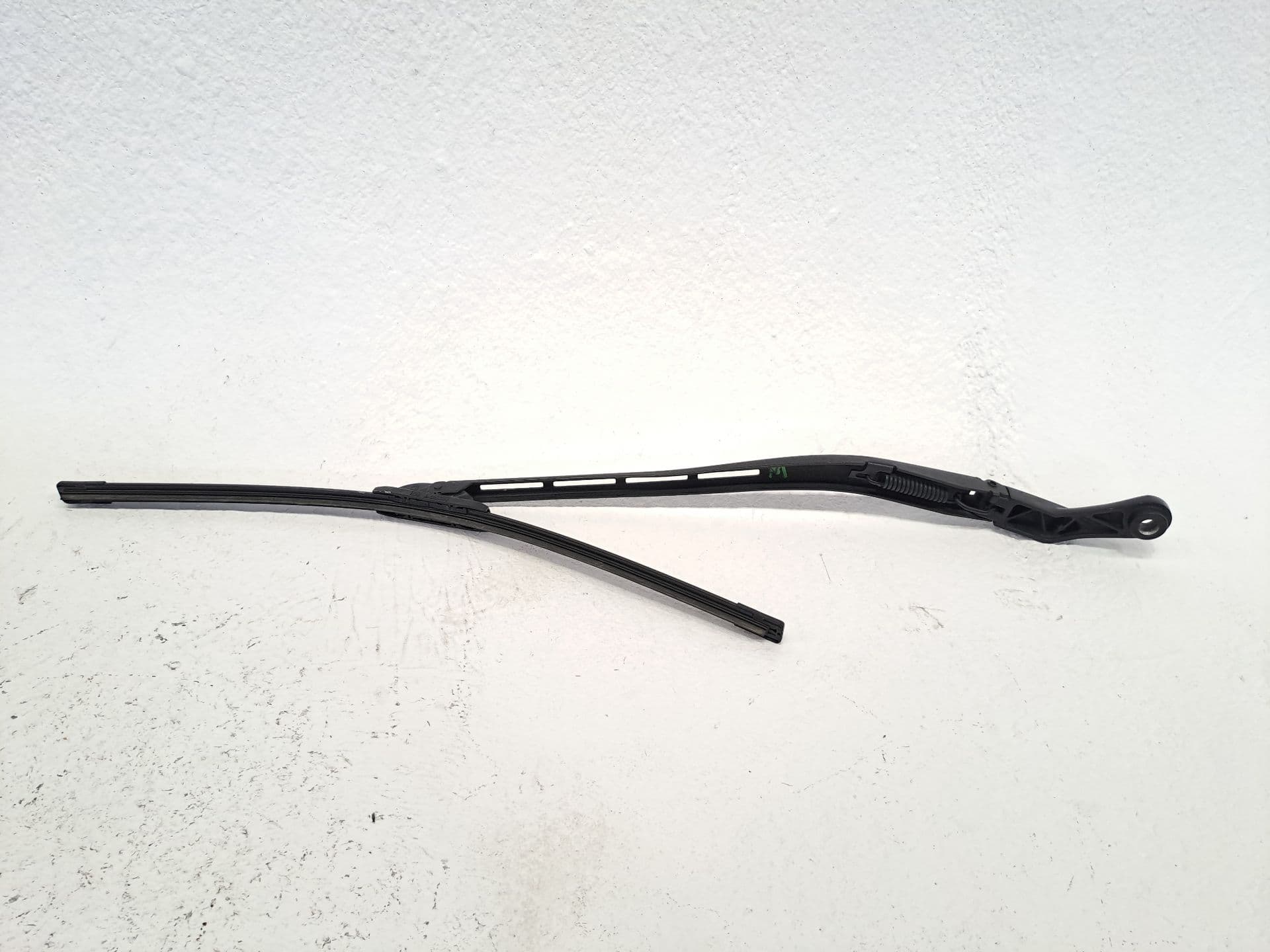 Brazo limpia delantero derecho SEAT EXEO ST (3R5)(2009>)
