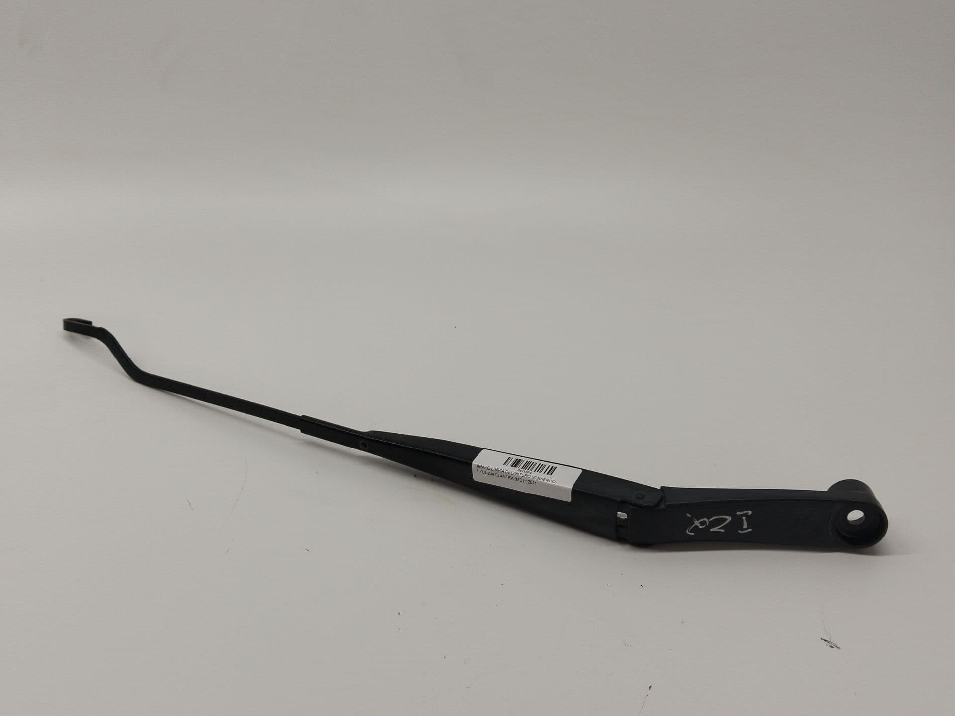 Brazo limpia delantero izquierdo HYUNDAI ELANTRA (MD)
