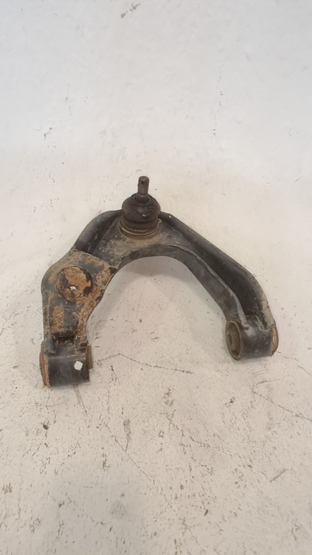 Brazo suspension superior delantero izquierdo NISSAN NP300 PICKUP (D22)