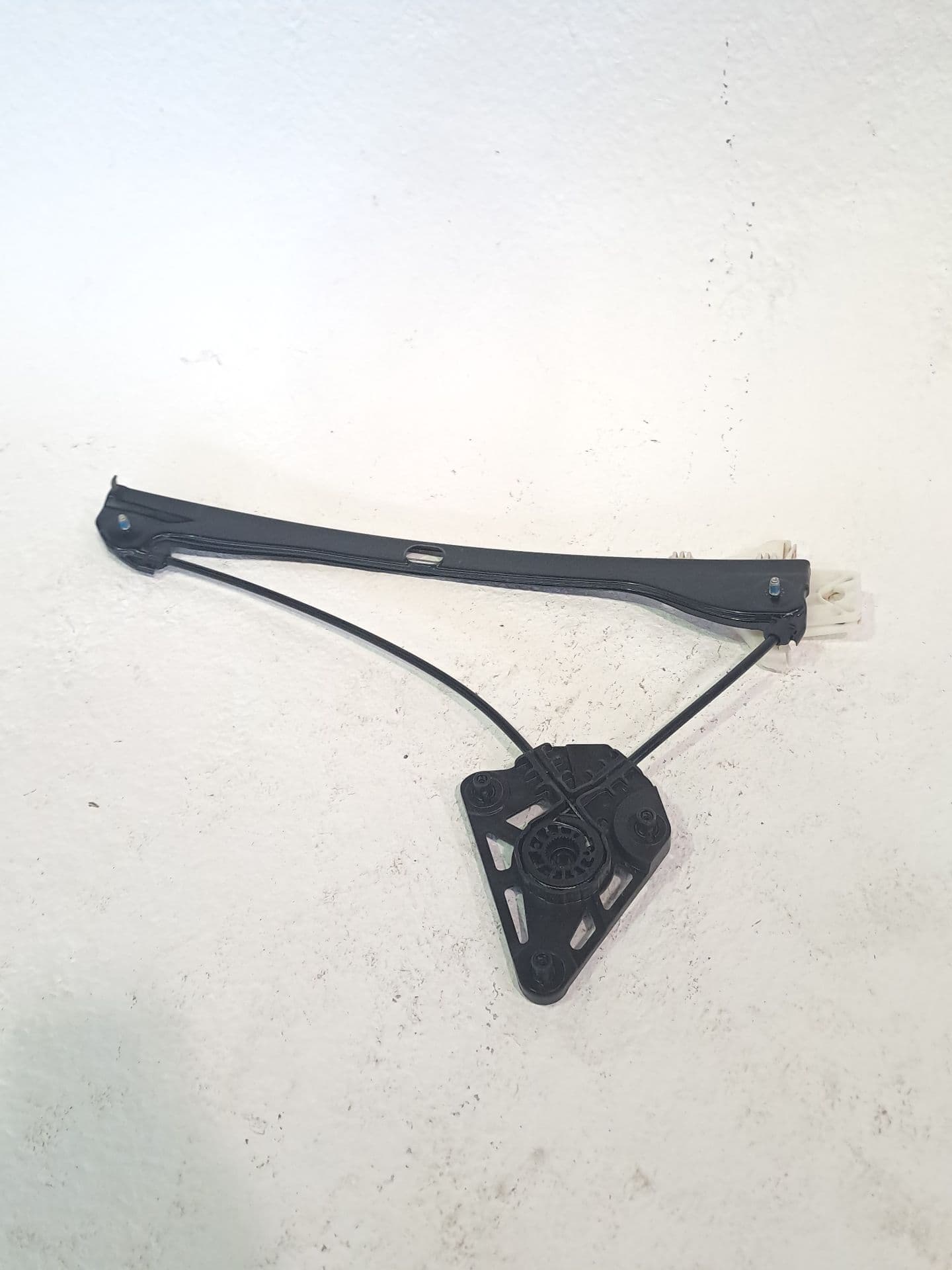 Elevalunas trasero izquierdo SKODA FABIA (PJ3)