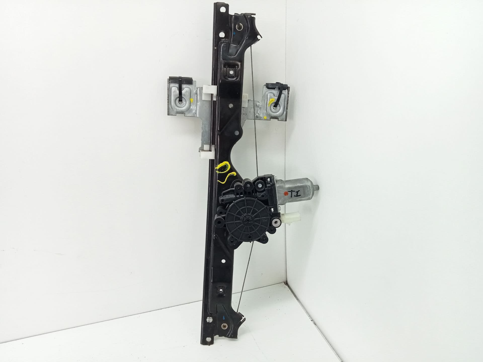 Elevalunas trasero izquierdo CHRYSLER JEEP GR.CHEROKEE (WH)