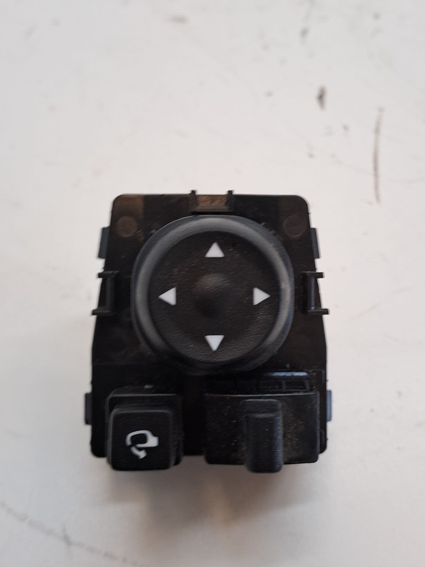 Mando retrovisor HYUNDAI I20 (BC3)