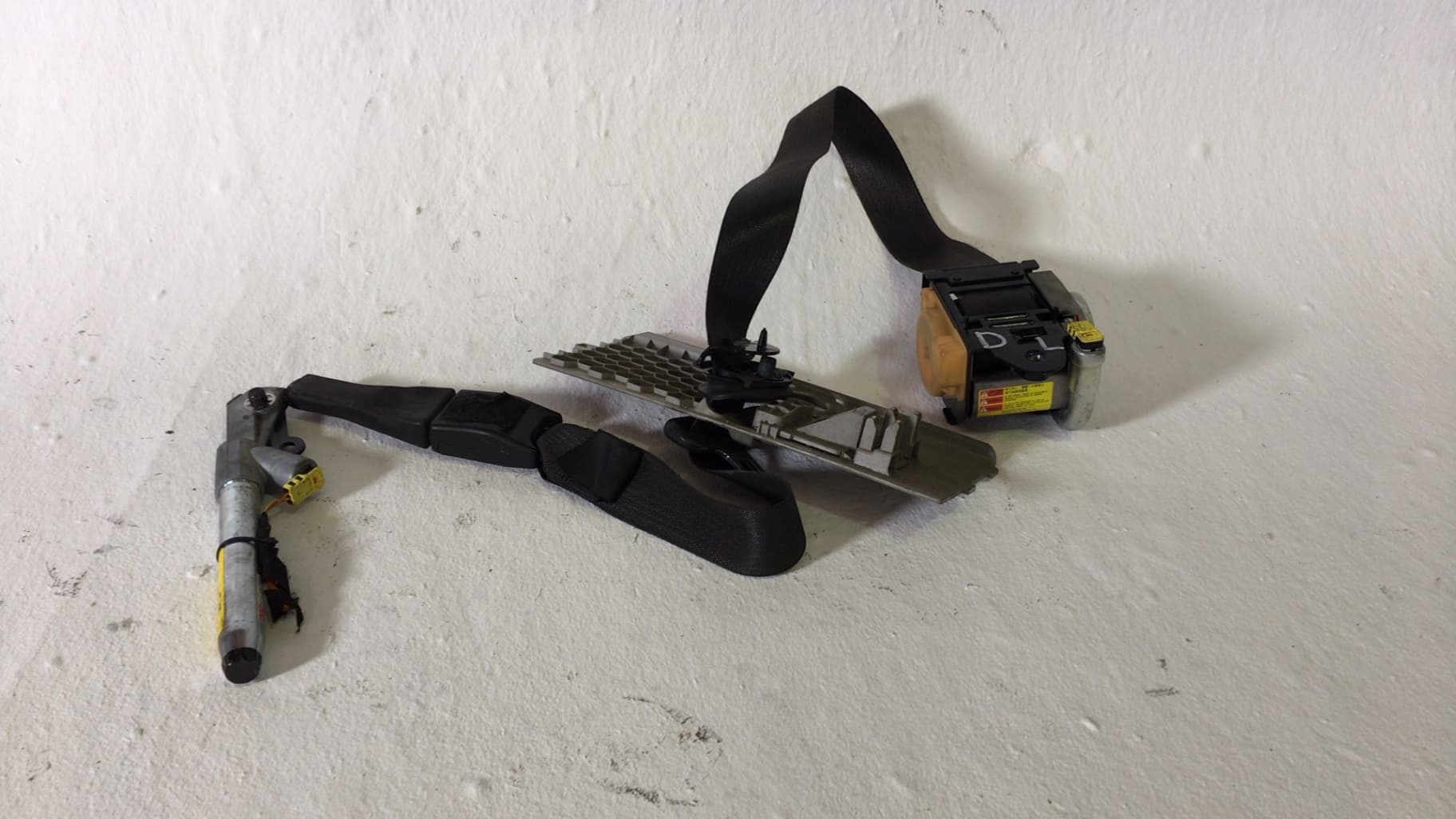 Cinturon seguridad delantero izquierdo OPEL INSIGNIA A SEDAN (G09)