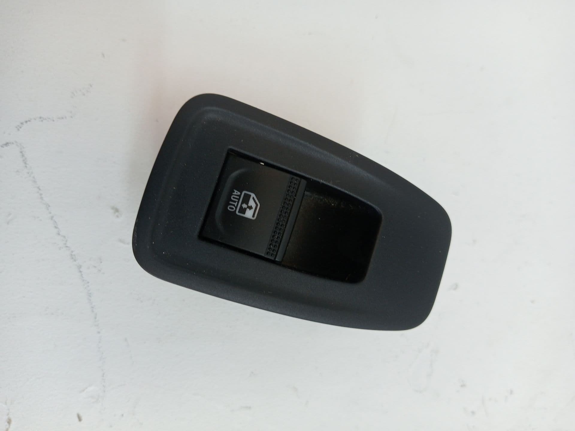 Mando elevalunas delantero derecho RENAULT CLIO V