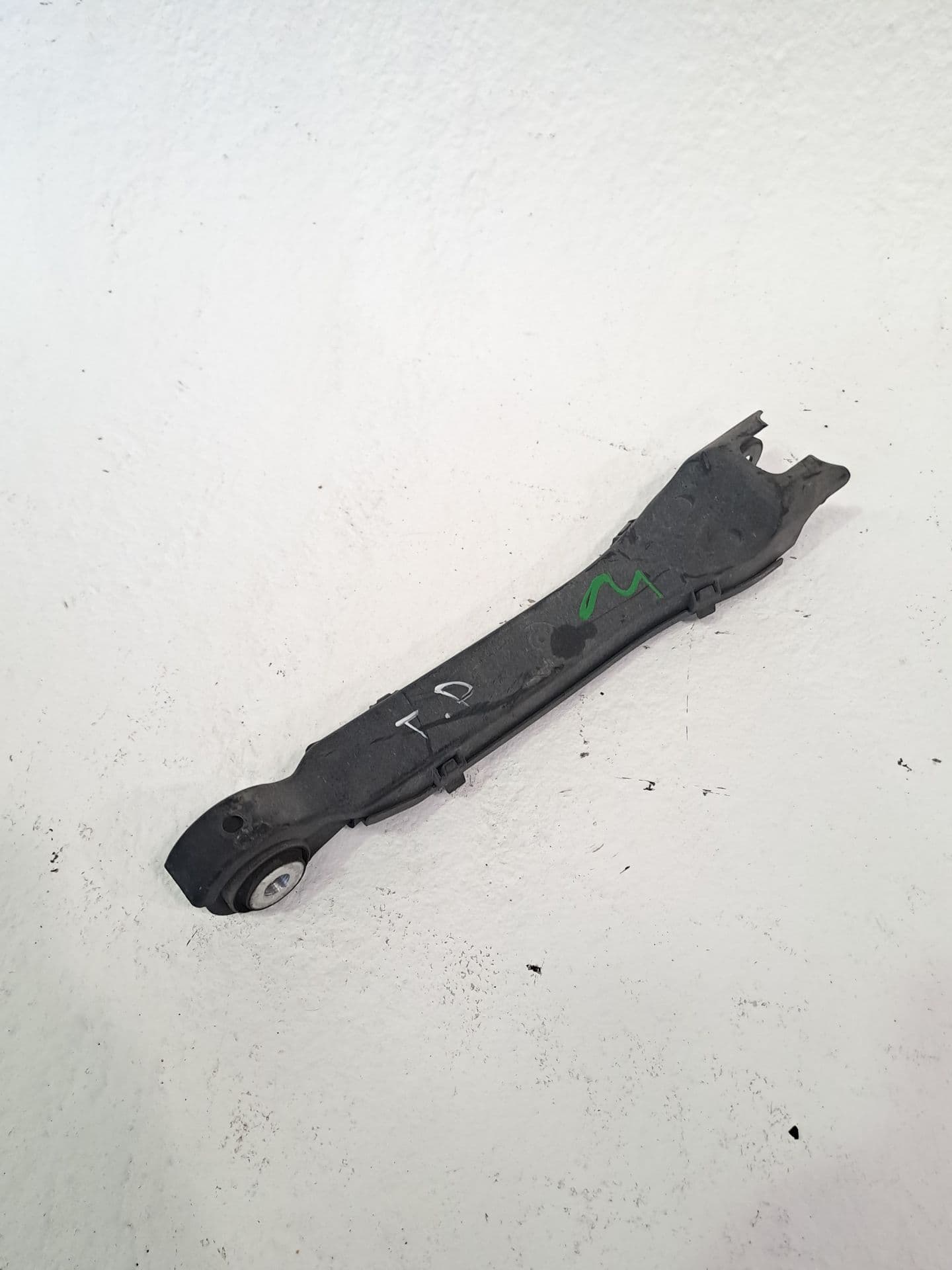 Brazo suspension inferior trasero derecho MERCEDES-BENZ CLASE GLC (BM 254)